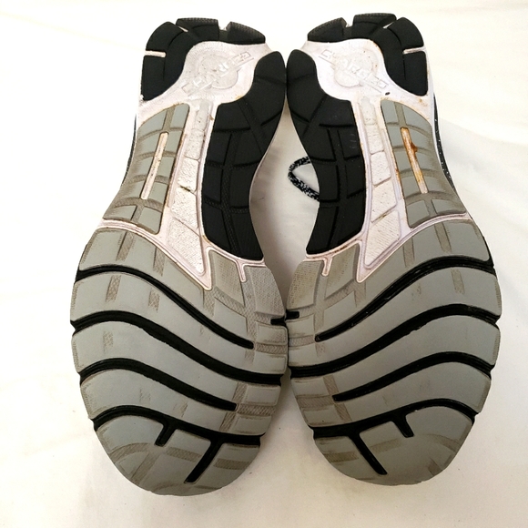 Under Armour Women's Trainers Grey black Size 9 - Picture 4 of 6